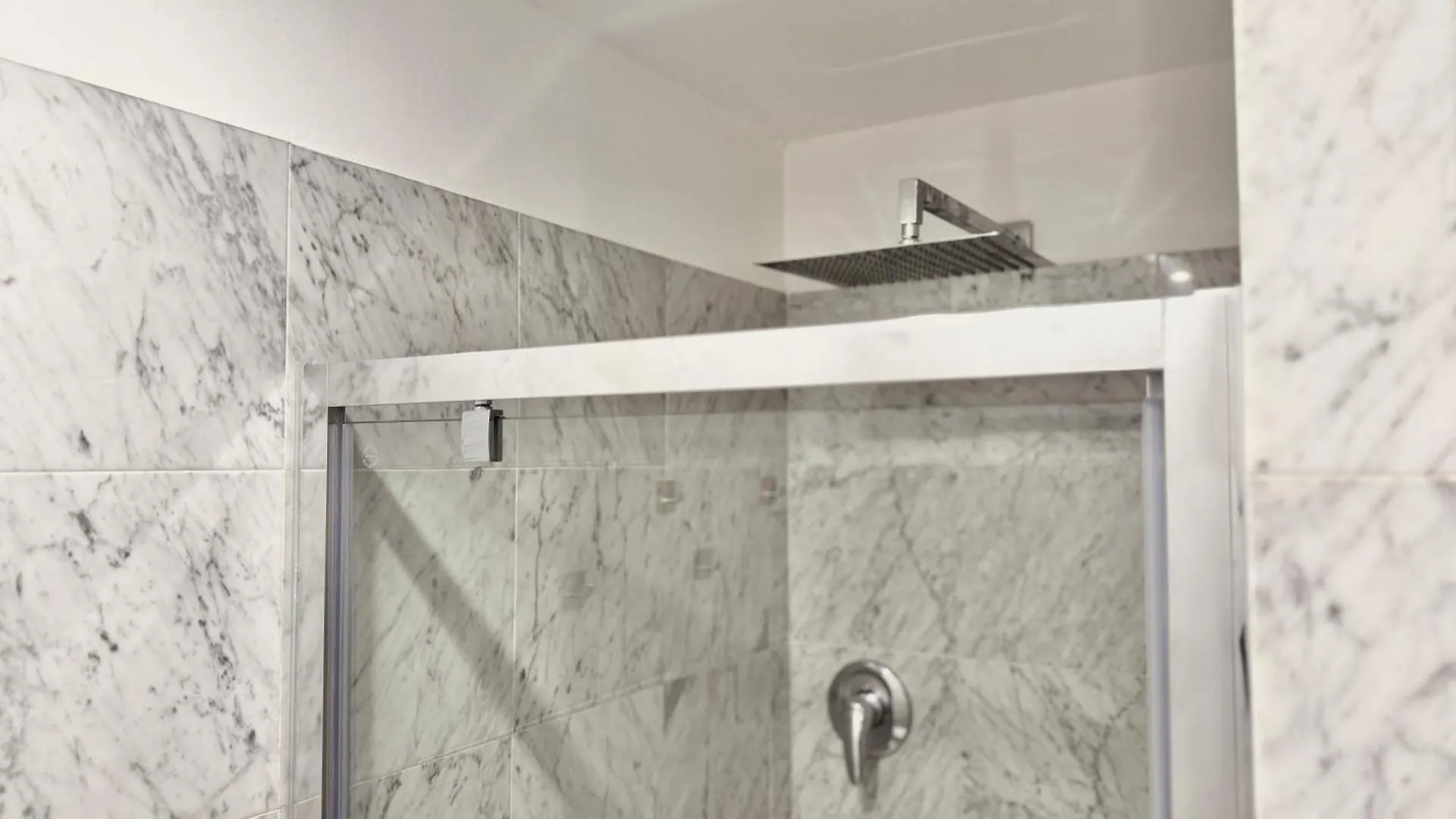 Apartment The Three Bs - Central House Bergamo Italy