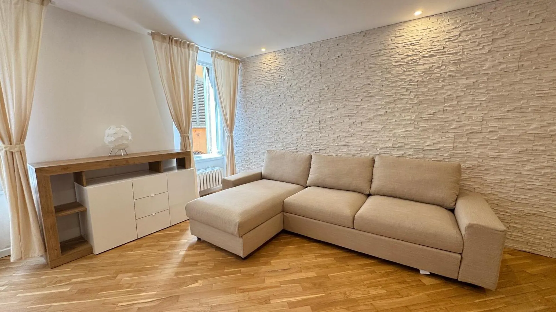 The Three Bs - Central House Bergamo