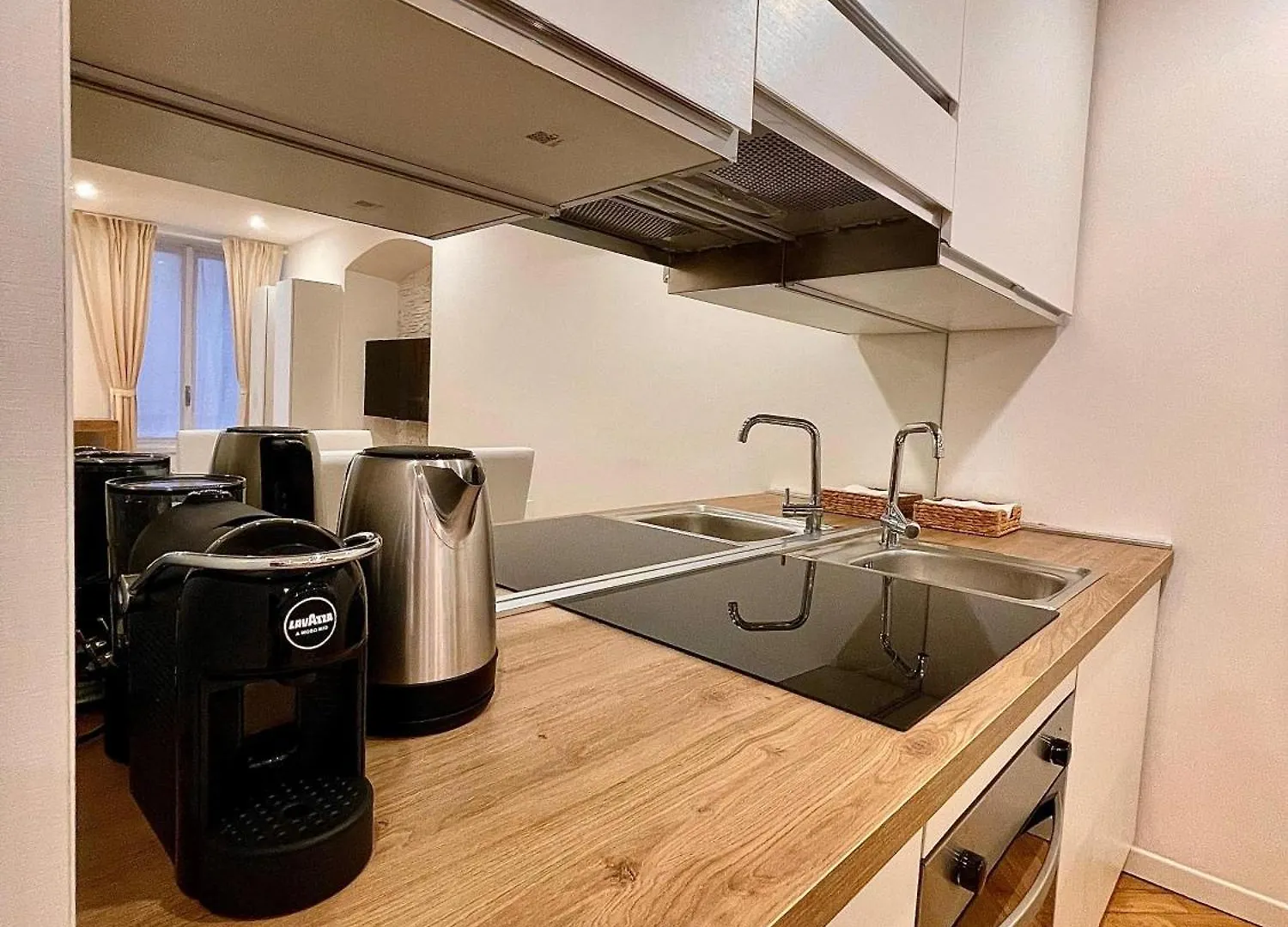 Apartment The Three Bs - Central House Bergamo Italy